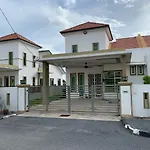 Vistana Indah Homestay